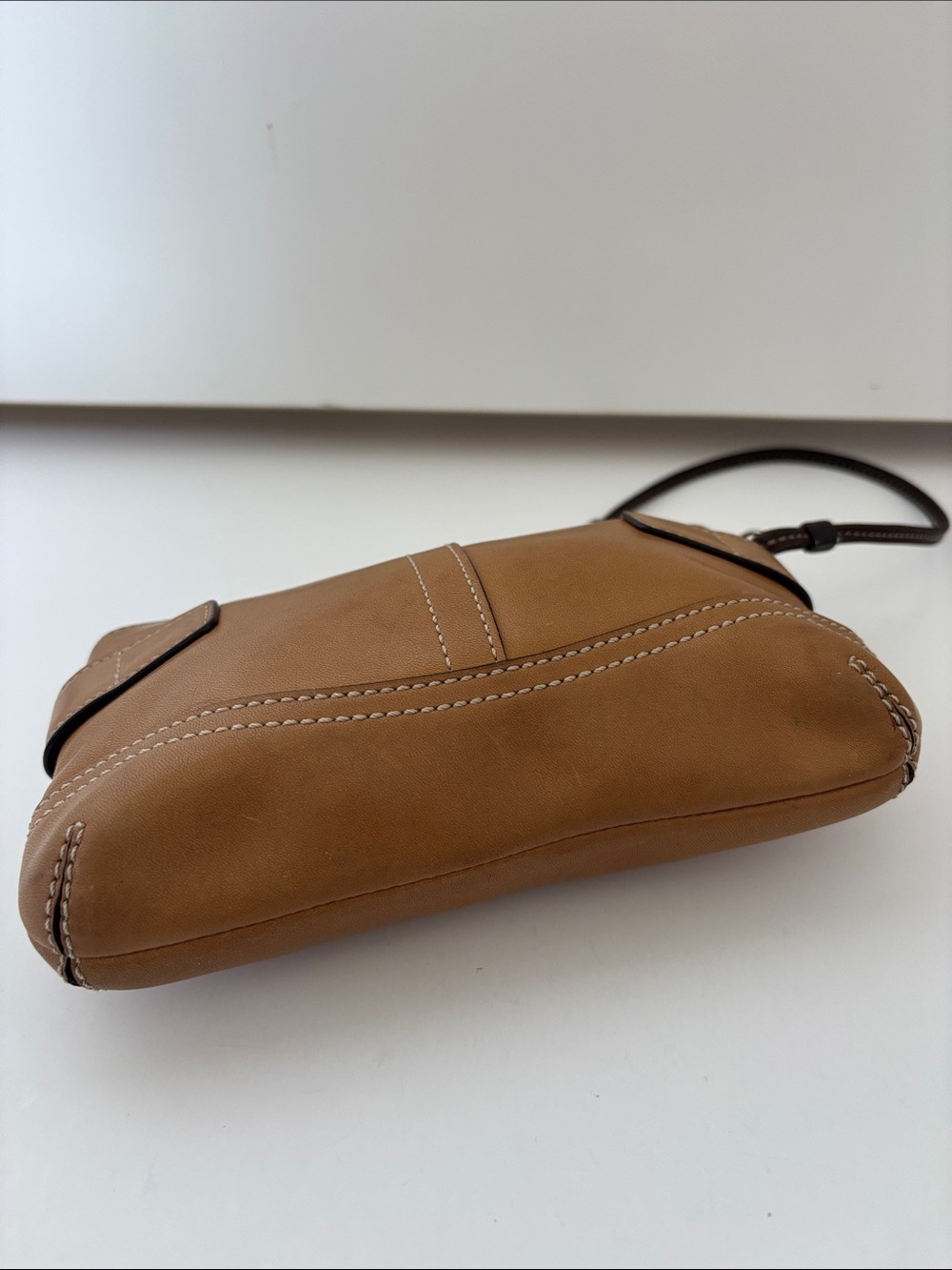 Rare Vintage Coach Hampton Leather Buckle Wristlet Mini Hobo Concert Saddle Tan - Picture 8 of 11